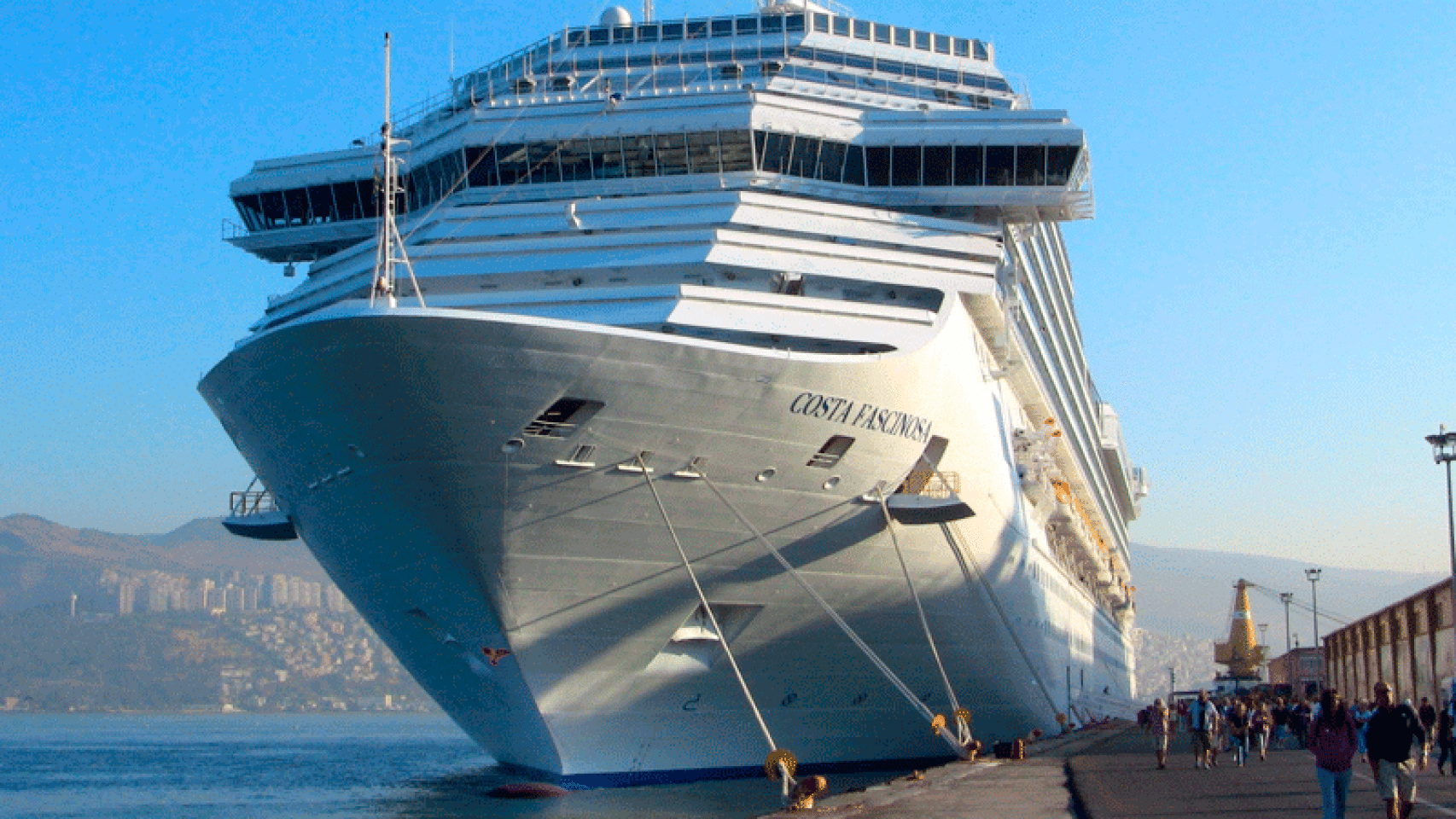 Un barco de la naviera italiana Costa Crociere