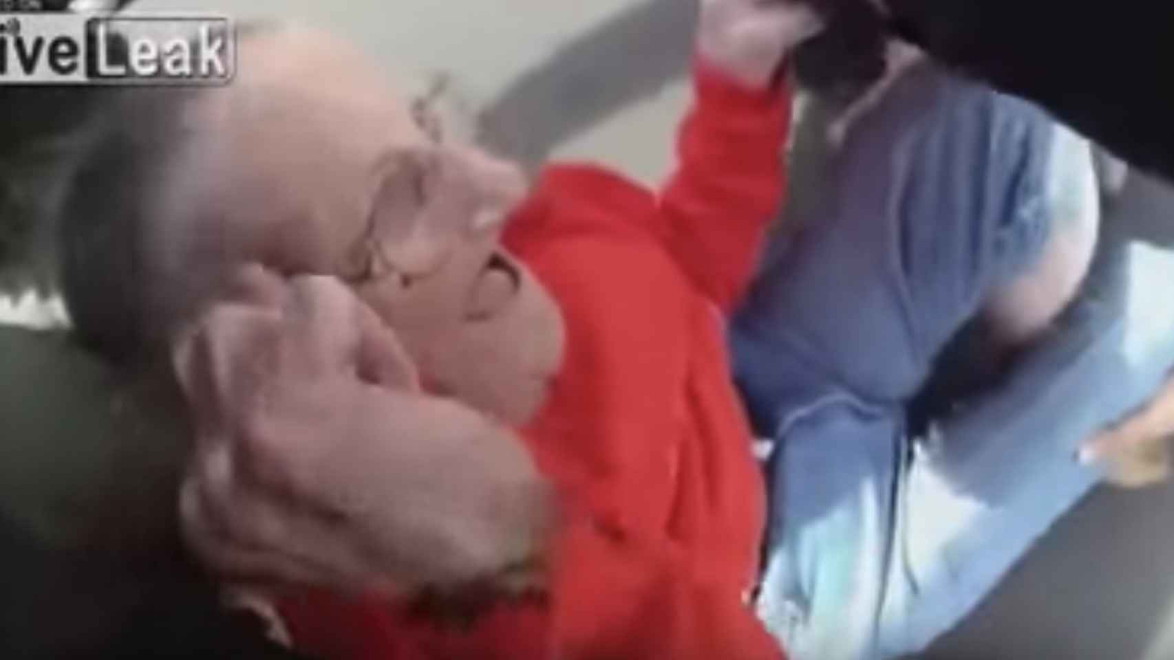 La anciana fue desalojada a la fuerza de su casa