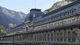 Estación de tren de Canfranc, uno de los lugares abandonados con más encanto de España / CREATIVE COMMONS