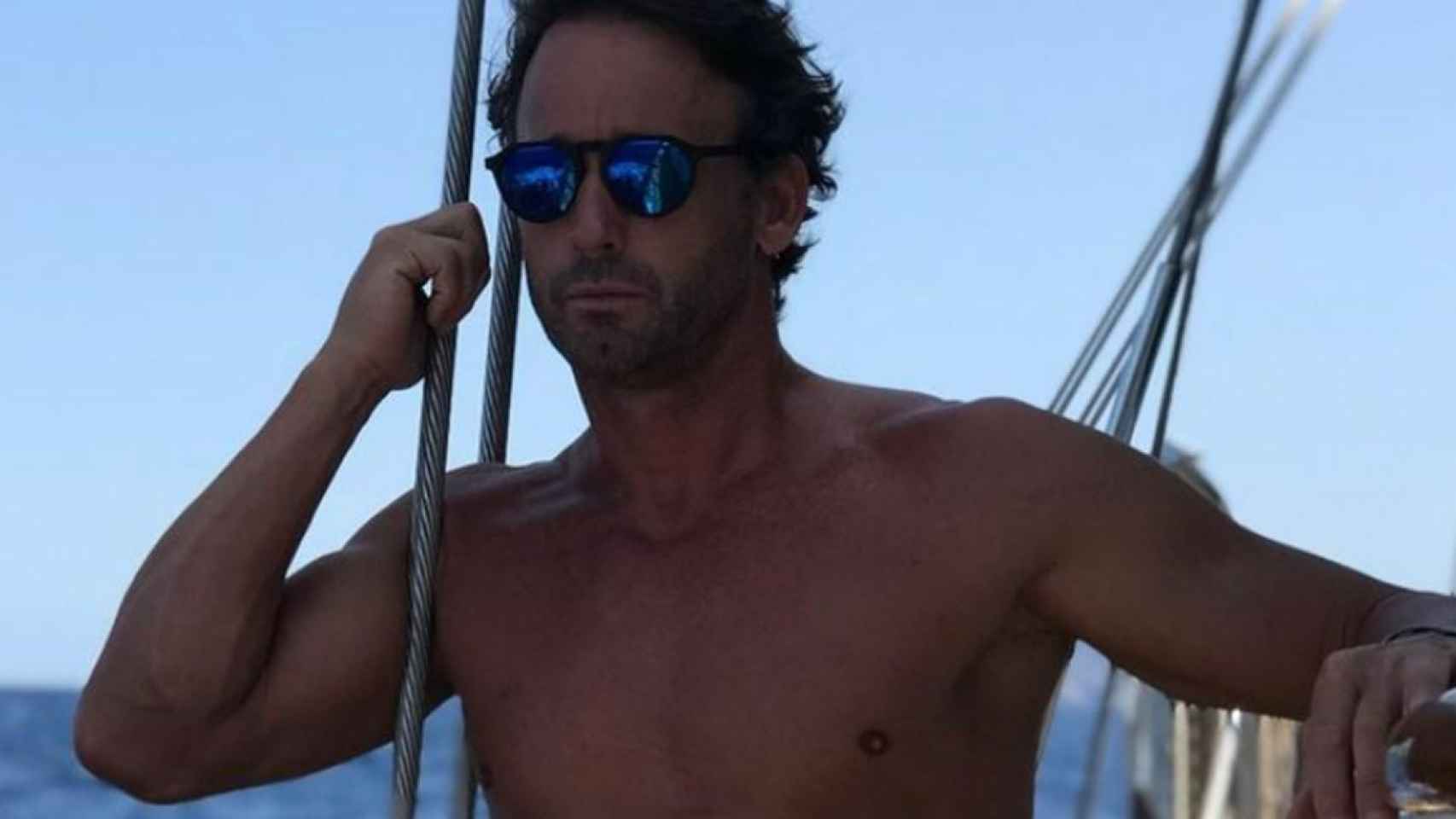 Álvaro Muñoz Escassi luce 'palmito' en Ibiza /INSTAGRAM