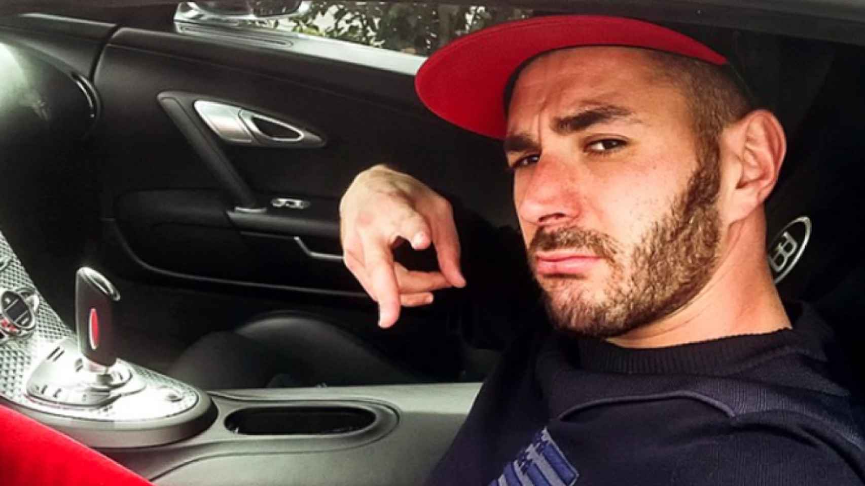 Benzema en su coche