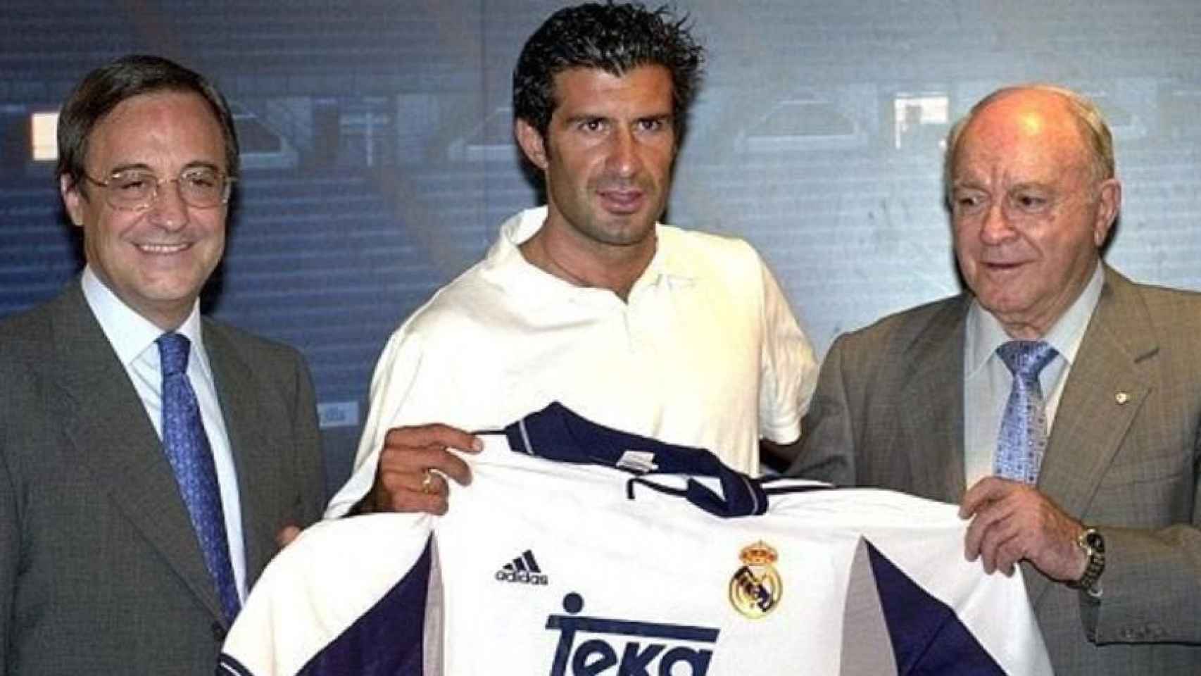 Luis Figo en su presentaciñon con el Real Madrid /BBC NEWS