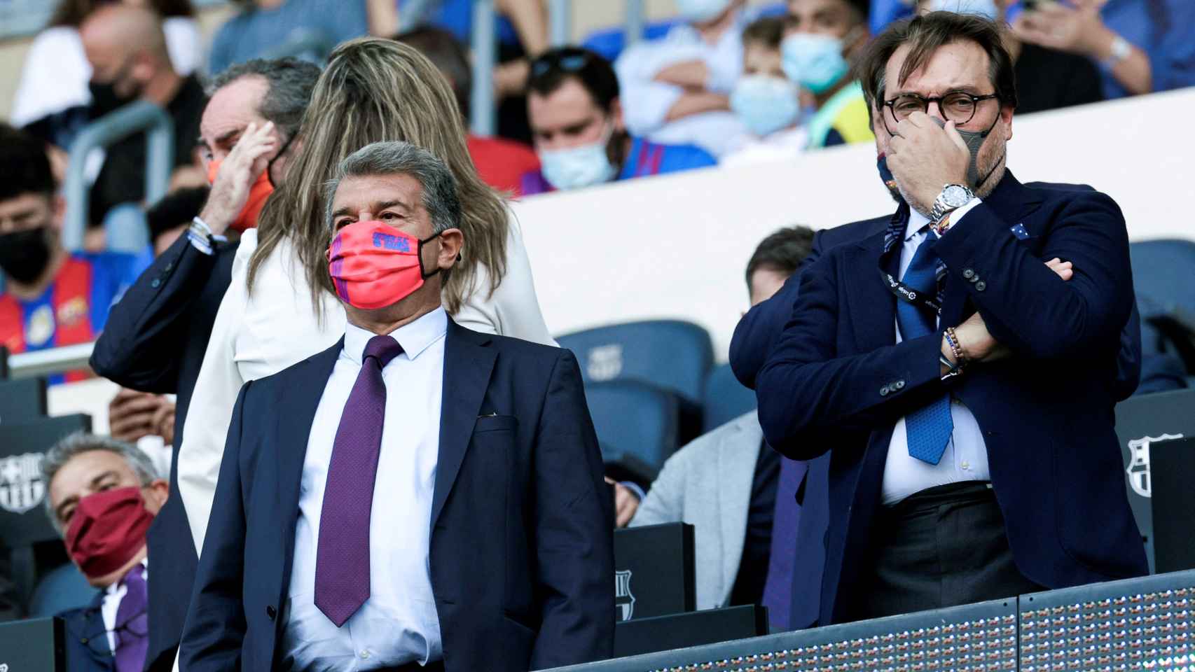 Joan Laporta en el palco del Camp Nou contra el Levante / EFE