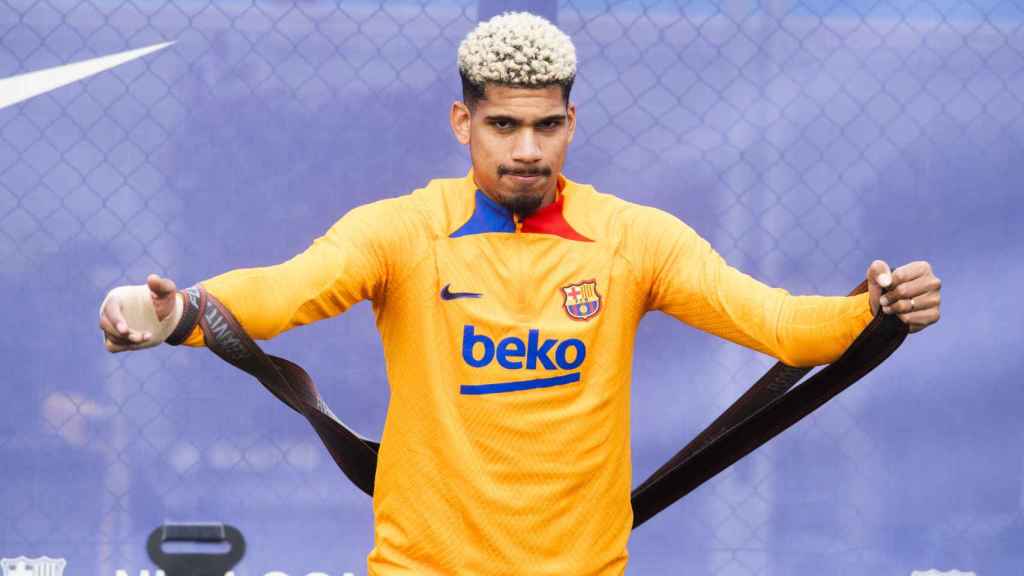 Ronald Araujo, en un entrenamiento del FC Barcelona