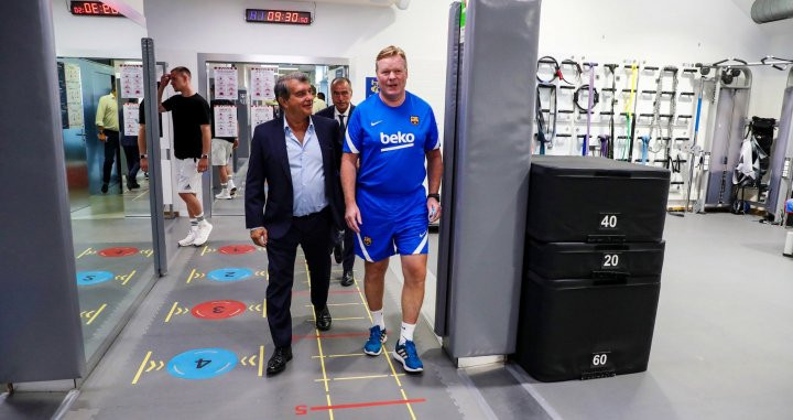 Joan Laporta y Ronald Koeman en las instalaciones del Barça, esta pretemporada / FCB