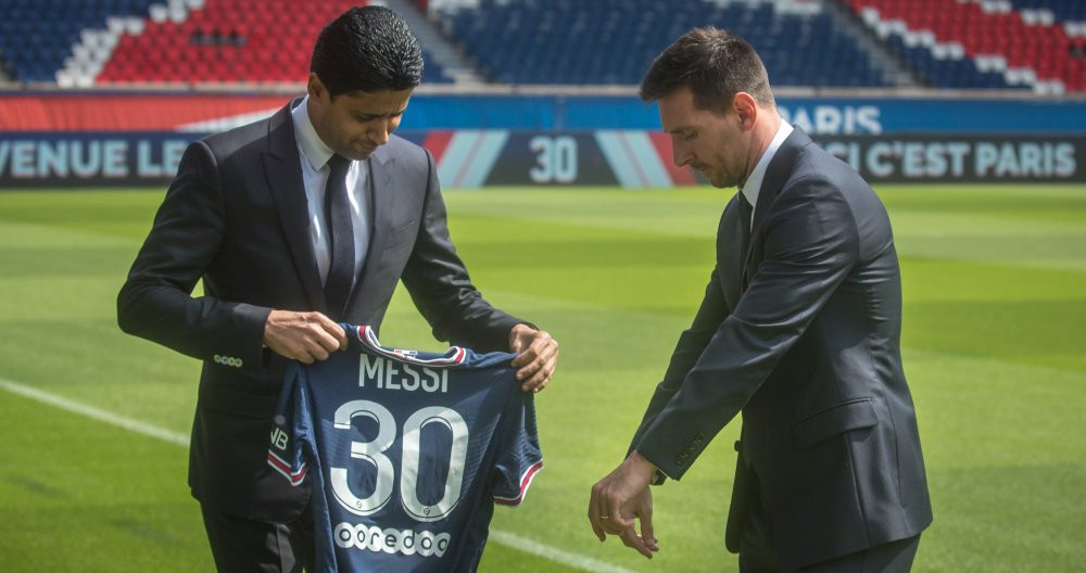 Al-Khelaifi y Messi presentado en el Parc des Princes / EFE