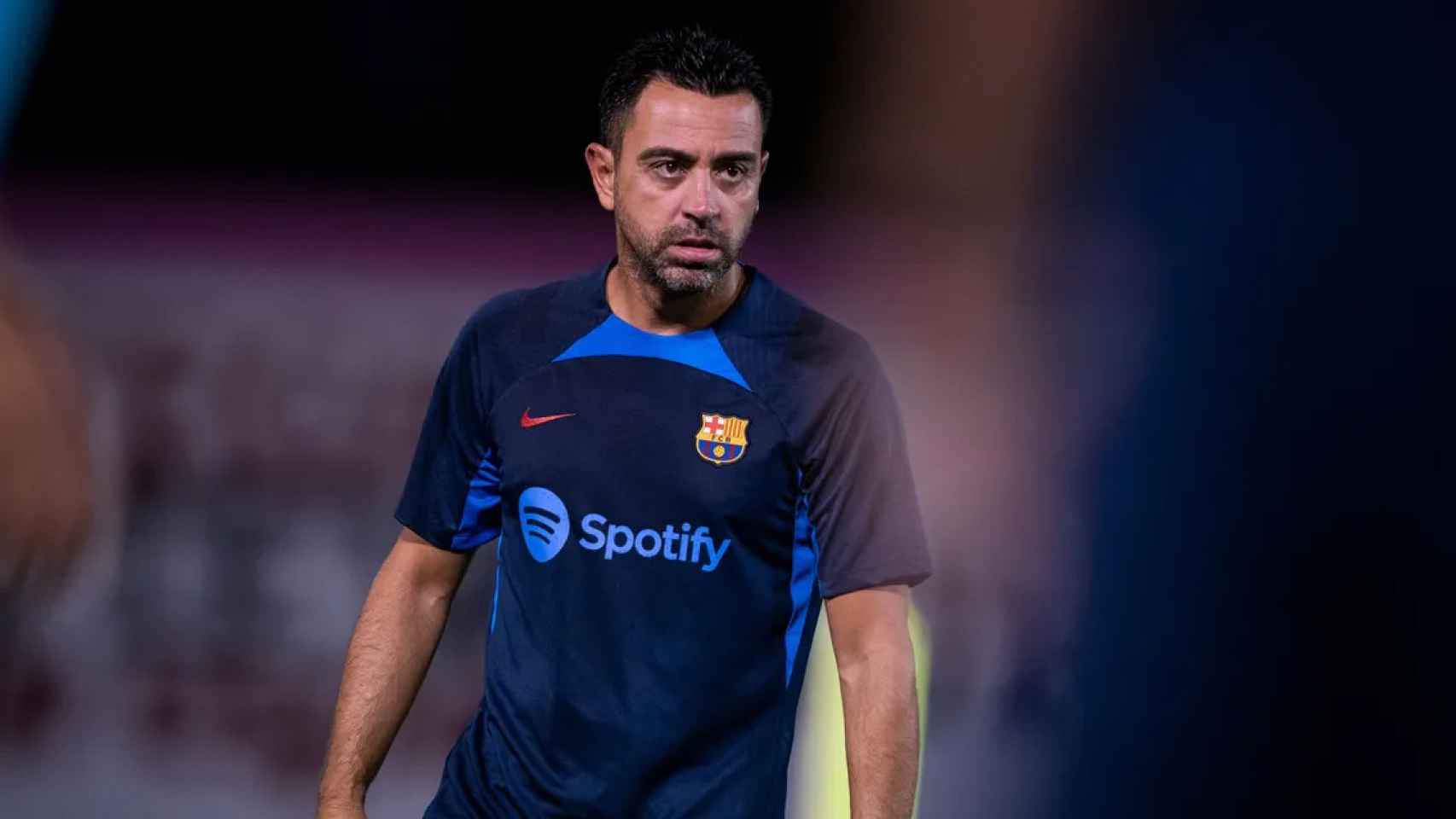 Xavio, con semblante serio, en uno de los entrenamientos de la pretemporada del Barça / FCB