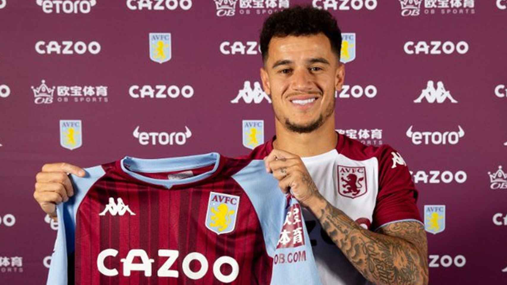 Philippe Coutinho, en la firma de su nuevo contrato como jugador del Aston Villa / ASTON VILLA