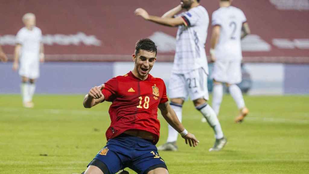 Ferrán Torres, celebrando uno de sus goles con España / EFE