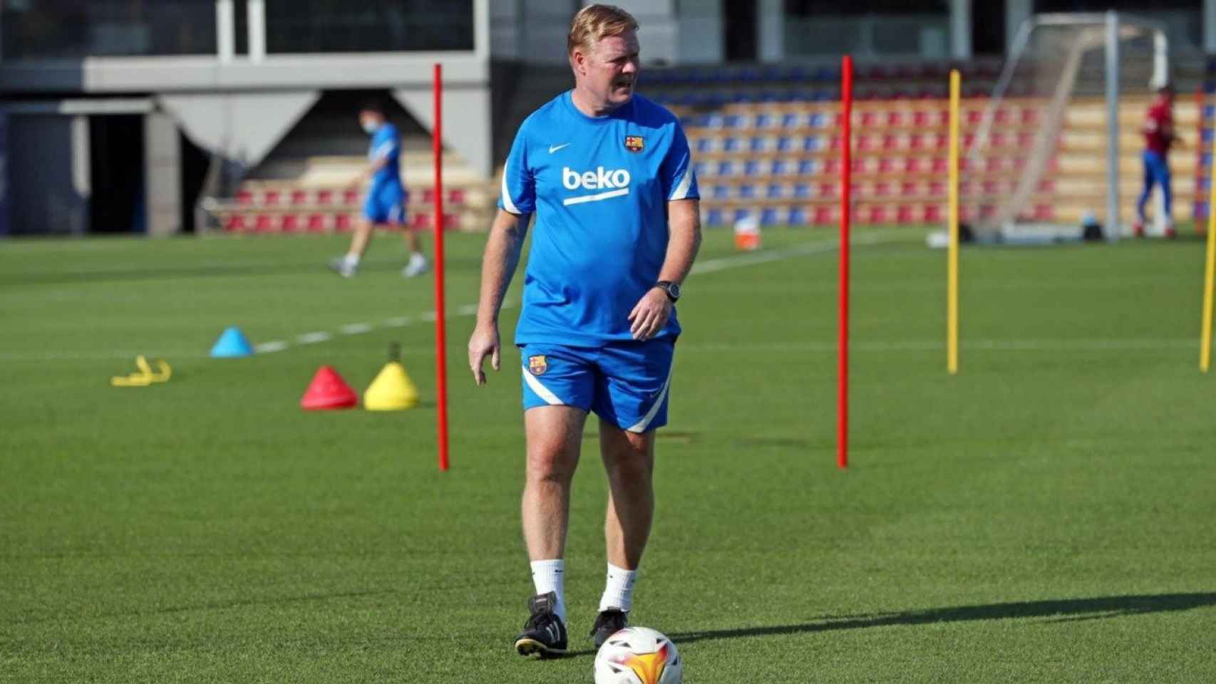 Koeman en un entrenamiento del Barça / FC Barcelona