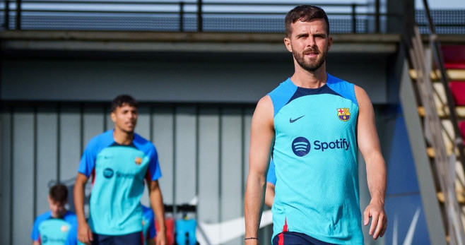 Miralem Pjanic, justo antes de un entrenamiento con el Barça / FCB