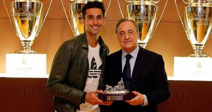 Una foto de Álvaro Arbeloa y Florentino Pérez