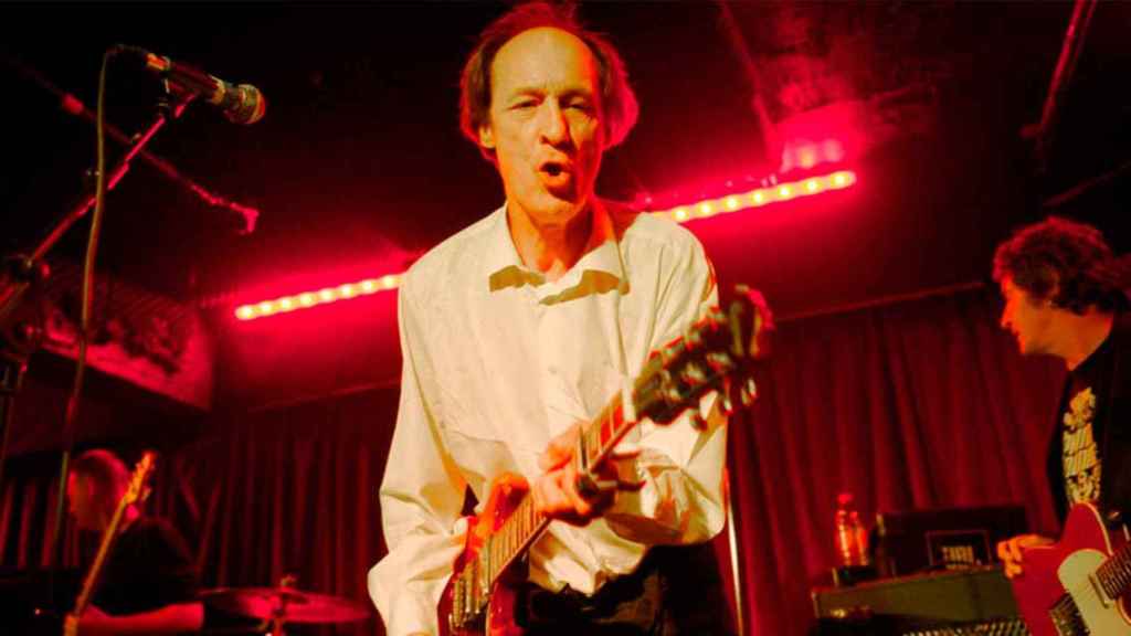 John Otway, una estrella del rock peculiar, en una de sus actuaciones / CHANNEL FOUR