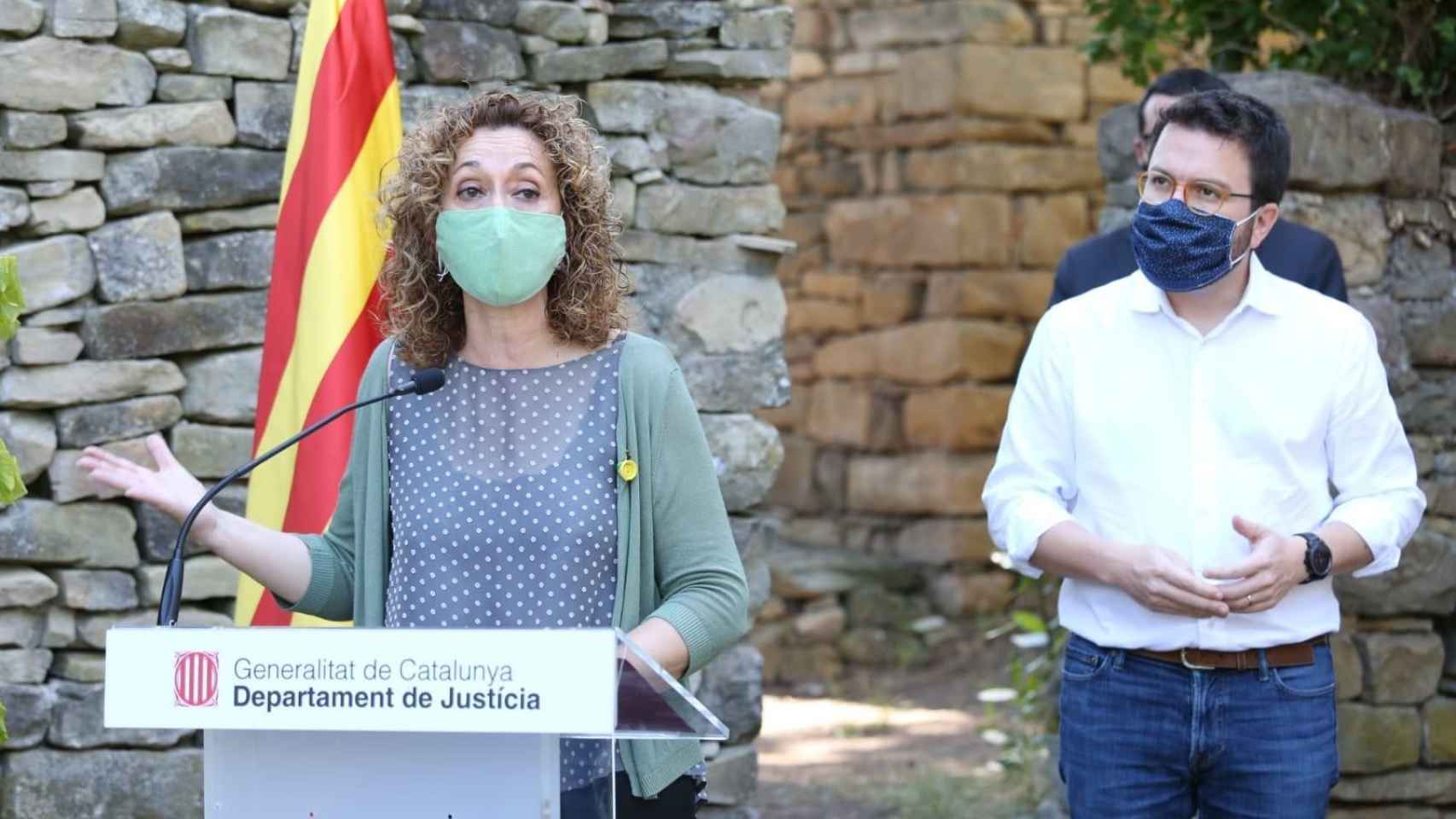 La consejera de Justicia, Ester Capella, junto al vicepresidente del Govern, Pere Aragonès / EP