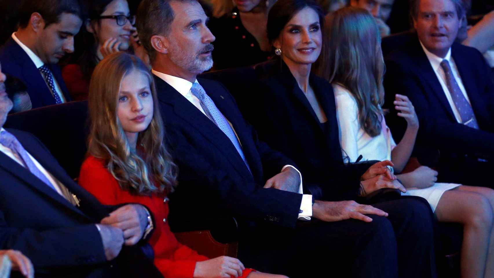 Los reyes Felipe VI y Letizia y las infantas Leonor y Sofía, en Barcelona / EFE