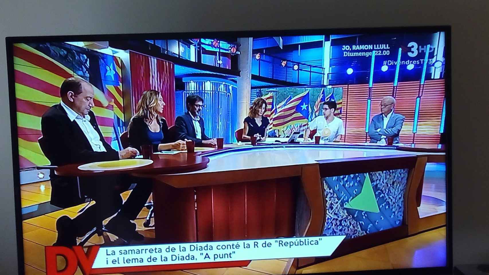 Vincent Sanchís (i) en una imagen de archivo mientras participaba en una tertulia de TV3