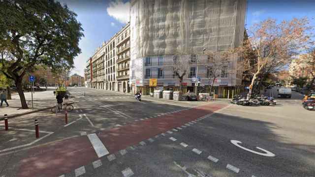 Calles Marina y Aragón, donde ha aparecido un hombre colgado de un árbol / GOOGLE MAPS