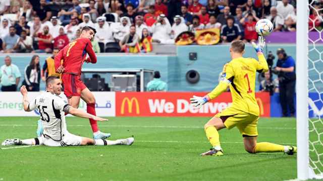 Morata, marcando el 1-0 ante Alemania en el Mundial de Qatar / EFE - EPA - Georgi Licovski