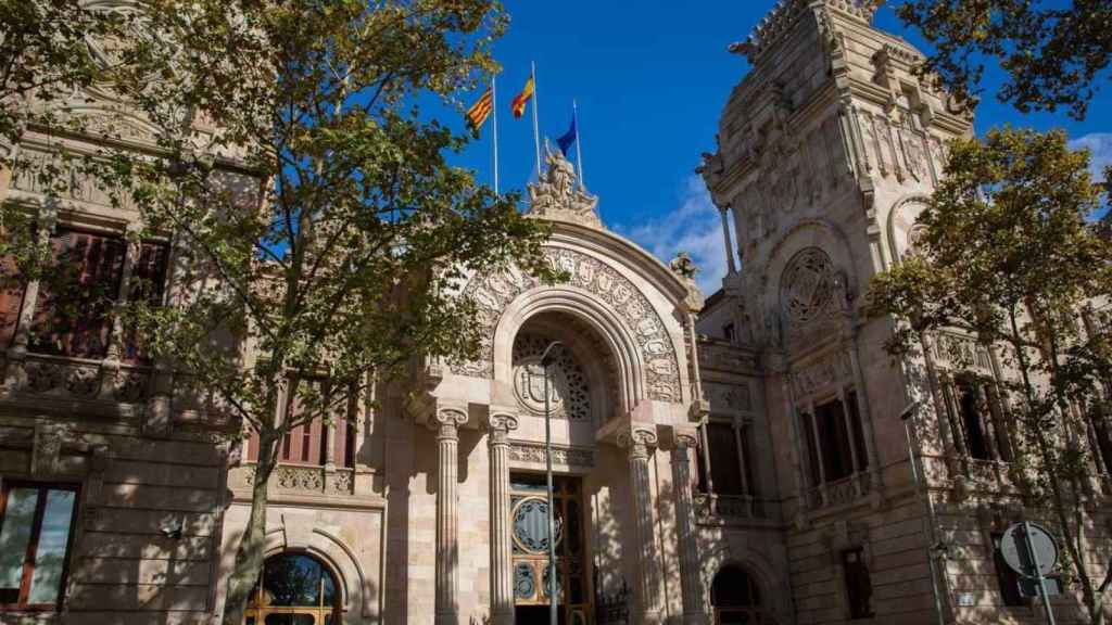 Fachada de la Audiencia de Barcelona, que ha condenado al kamikaze de Badalona a cinco años de prisión / EUROPA PRESS