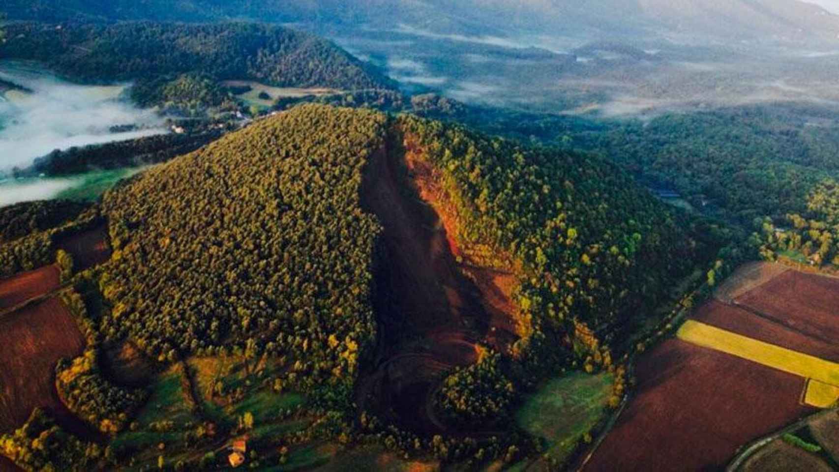 Volcanes en la zona de la Garrotxa / TURIMES GARRTOXA