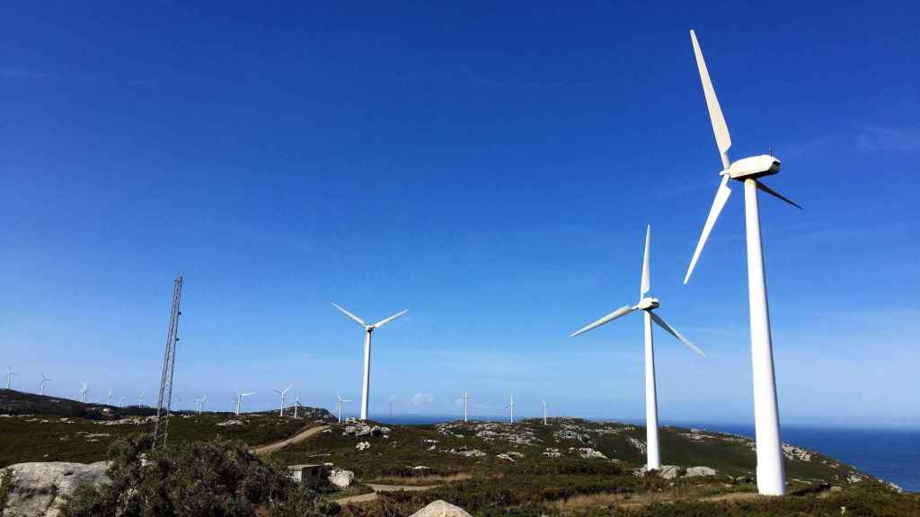 Energía eólica, una de las fuentes de electricidad limpias y de lo que se habla en el libro de Jaime Morrón / EP