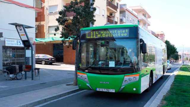 Imagen de un servicio de bus que une Sant Joan Despí y L'Hospitalet / Cedida