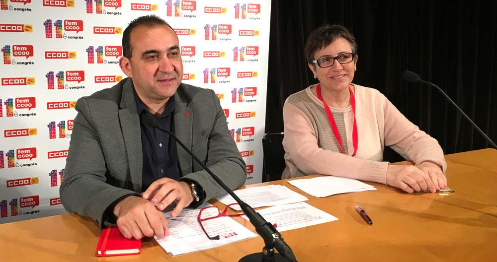 El secretario general de CCOO de Cataluña, Javier Pacheco (i), y la portavoz del sindicato, Montse Ros (d) / CG