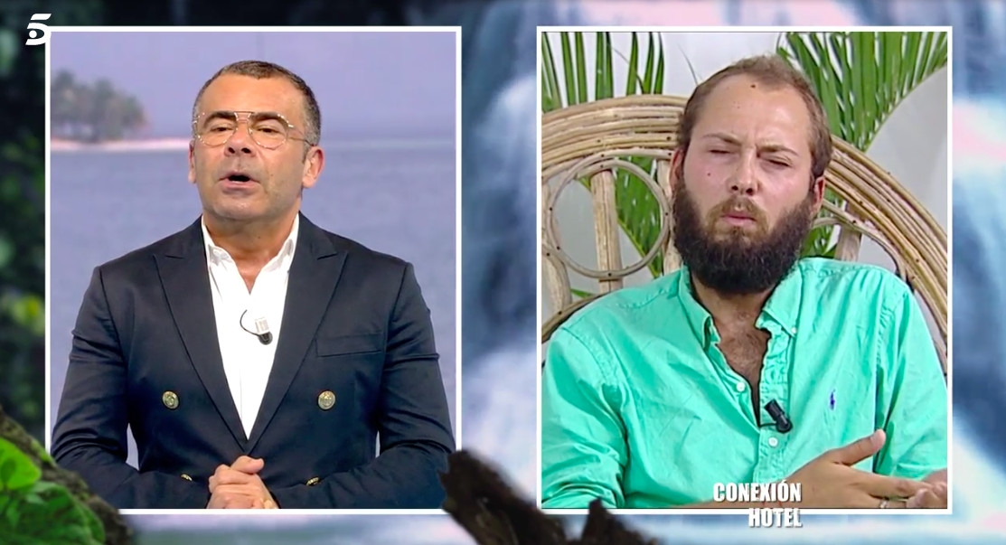 El rostro de Jorge Javier mientras hacía una entrevista a José Antonio Avilés / MEDIASET