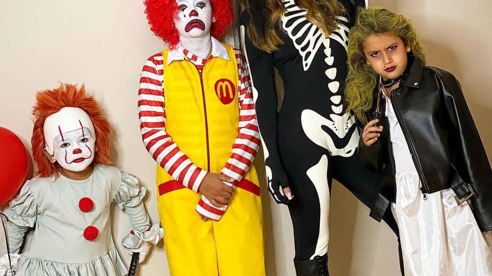 María Teresa Matus celebra Halloween con sus hijos