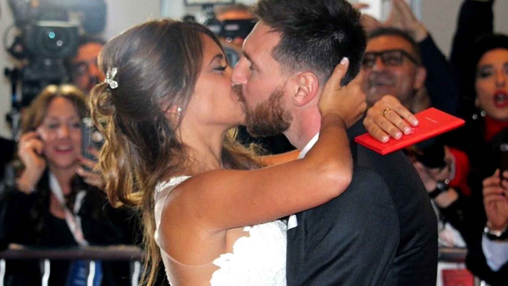 Leo Messi y Antonella Roccuzzo en el día de su boda