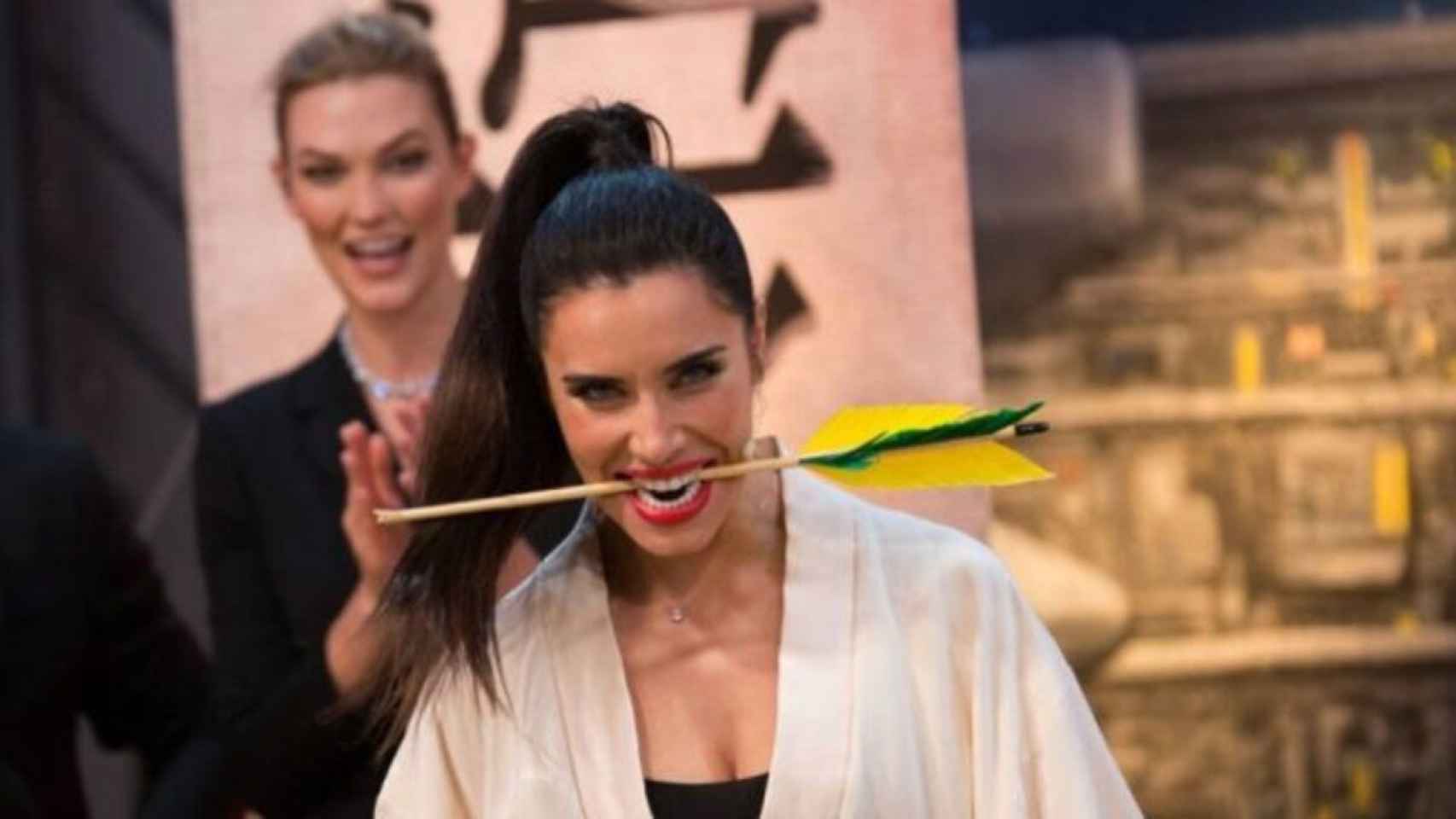 Pilar Rubio en el reto de la flecha