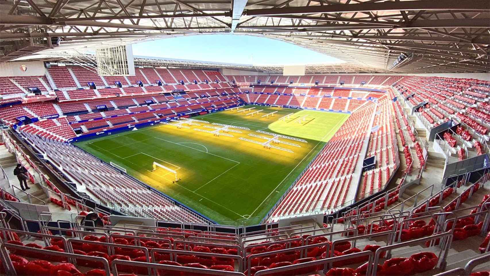 Panorámica de El Sadar, el campo de Osasuna totalmente remodelado que opta a ser el mejor del mundo / EFE