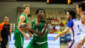 Nigel Hayes en un encuentro con el Zalgiris Kaunas / Zalgiris