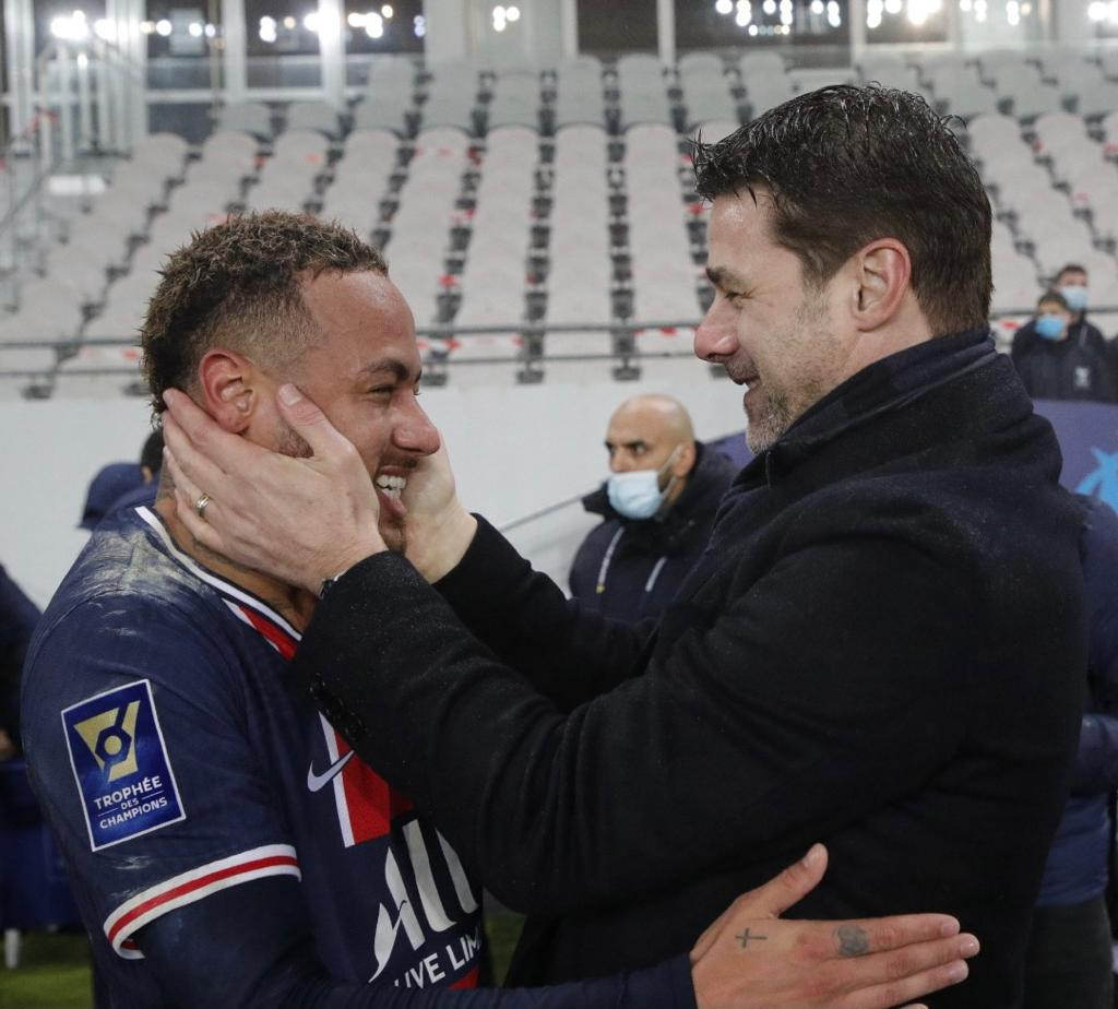 Pochettino celebrando el primer título con el PSG con Neymar / Redes