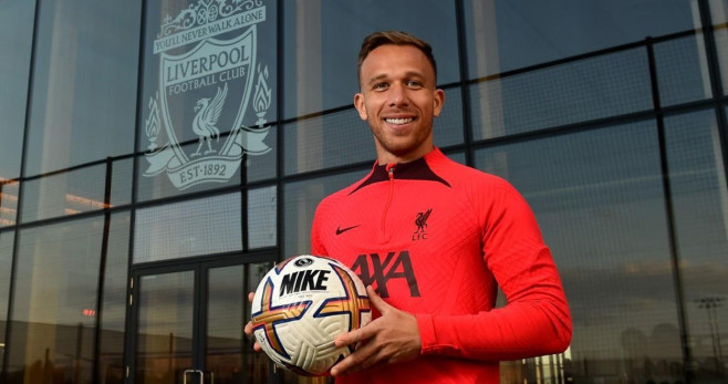 Arthur Melo, durante su presentación oficial con el Liverpool / LFC