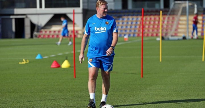 Koeman en un entrenamiento del Barça / FC Barcelona