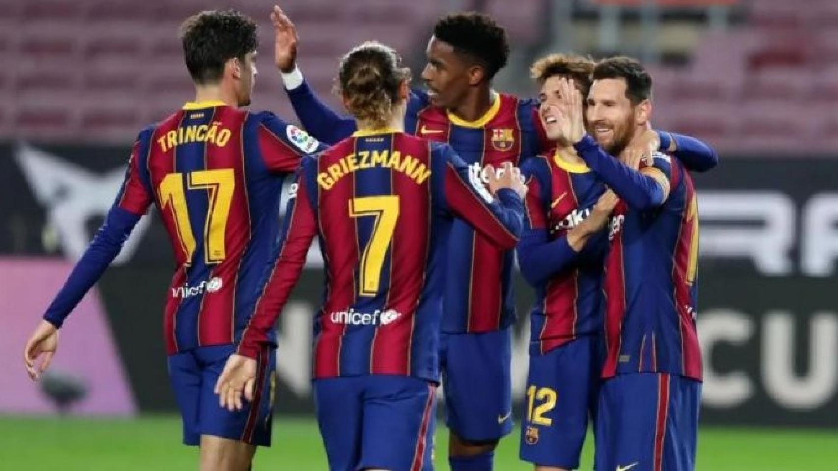 Trincao, Griezmann, Firpo, Riqui y Messi celebrando un gol ante el Alavés / FCB