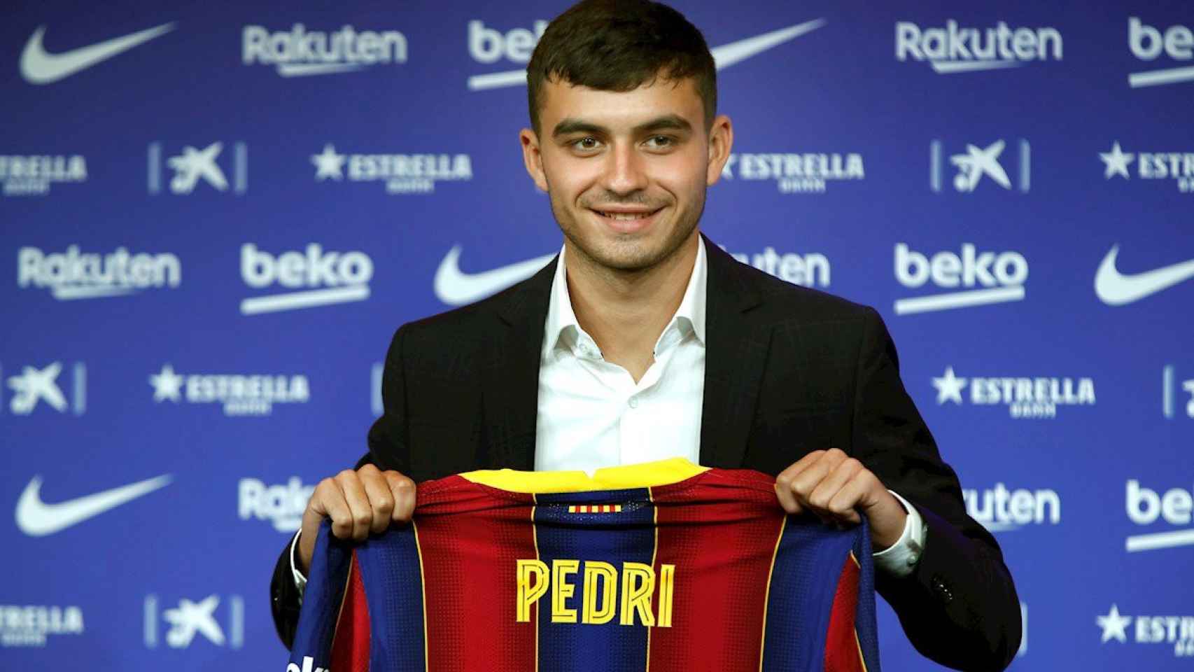 Pedri en su presentación con el Barça / EFE