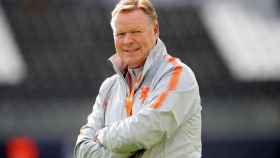 Ronald Koeman dirigiendo un entrenamiento /REDES