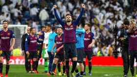 Una foto de Gerard Piqué celebrando el pase a la final en el Santiago Bernabéu / EFE