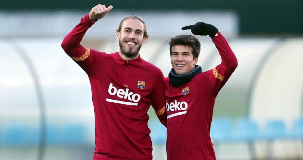 Óscar Mingueza y Riqui Puig en un entrenamiento con el Barça / FCB