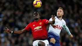 Una foto de Pogba y Eriksen en una disputa del balón durante un partido / EFE