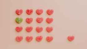 Varios corazones en forma de chuche / PEXELS