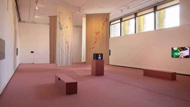La producción de arte contemporáneo, 'Ara Mateix', con vídeos, en el Centro de Artes Santa Mónica