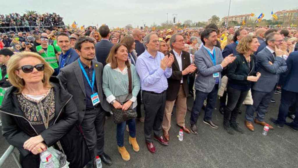 El ya expresidente Torra y miembros del Govern independentista, en el mitin de Carles Puigdemont en Perpiñán dos semanas antes del primer estado de alarma, cuando en Cataluña ya se había confirmado algún caso de coronavirus / GOVERN