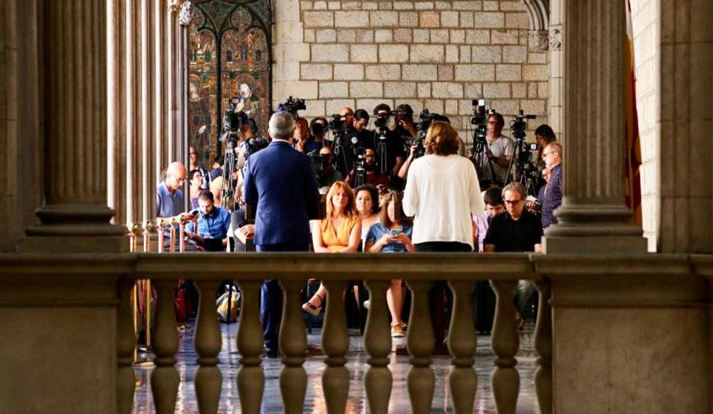 Jaume Collboni (PSC) y Ada Colau (BComú), en la presentación del acuerdo entre los dos partidos / CG