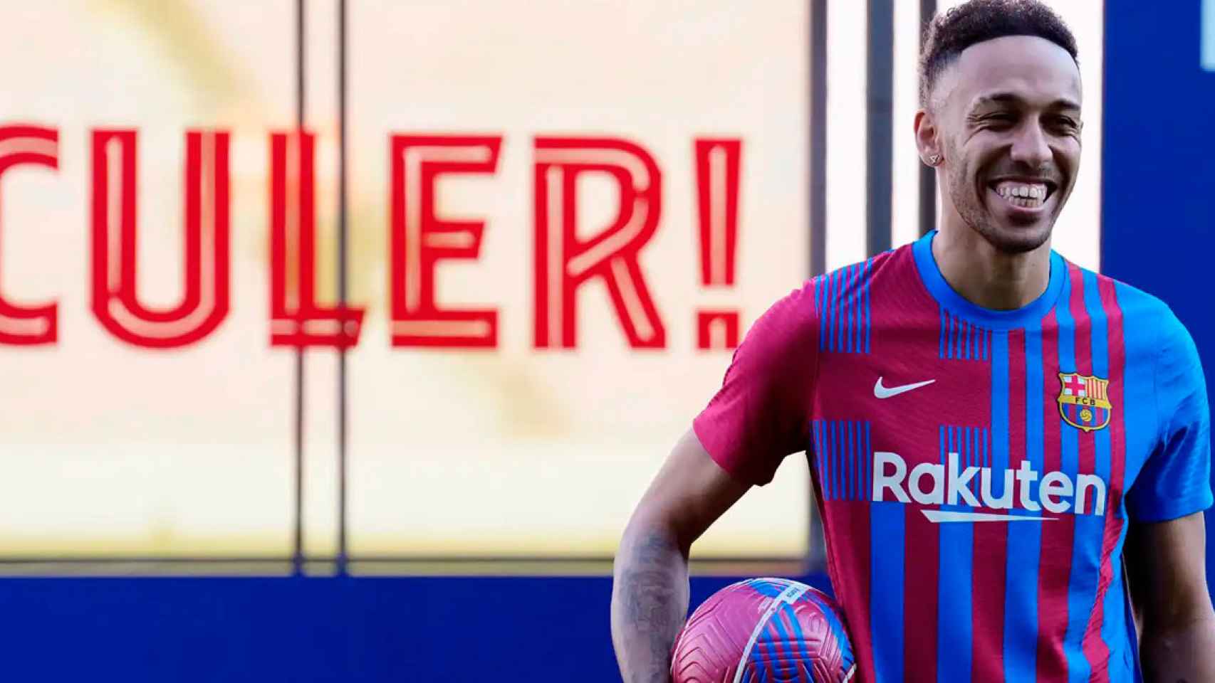 El futbolista francés Pierre Aubameyang, en su presentación en el FC Barcelona / EFE