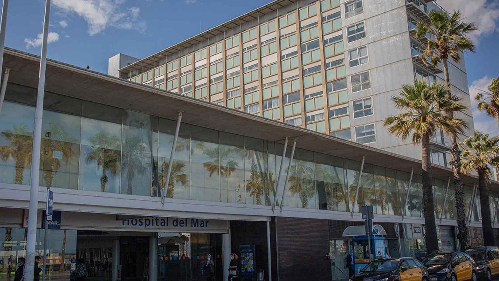 Fachada del Hospital del Mar, que estudia formas de mejorar la vida de las personas que han padecido el Covid-19 / EP