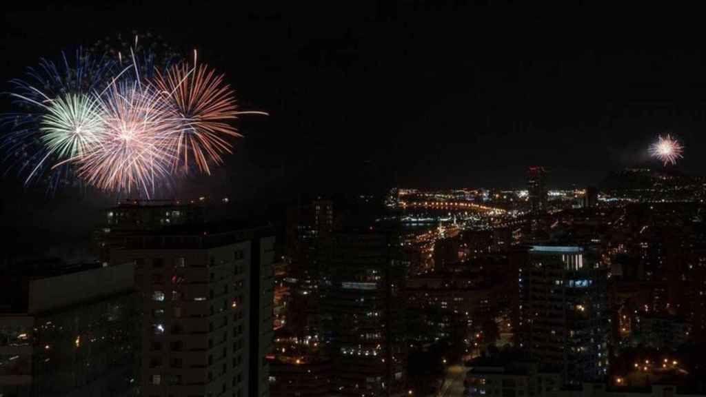 Barcelona ha despedido 2020 con fuegos artificiales en toda la ciudad / EP