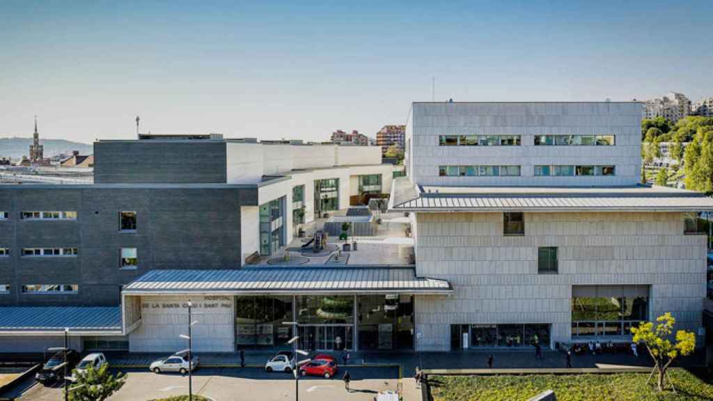 Una de las entradas del Hospital de Sant Pau de Barcelona, donde tuvo lugar la negligencia médica / SANT PAU